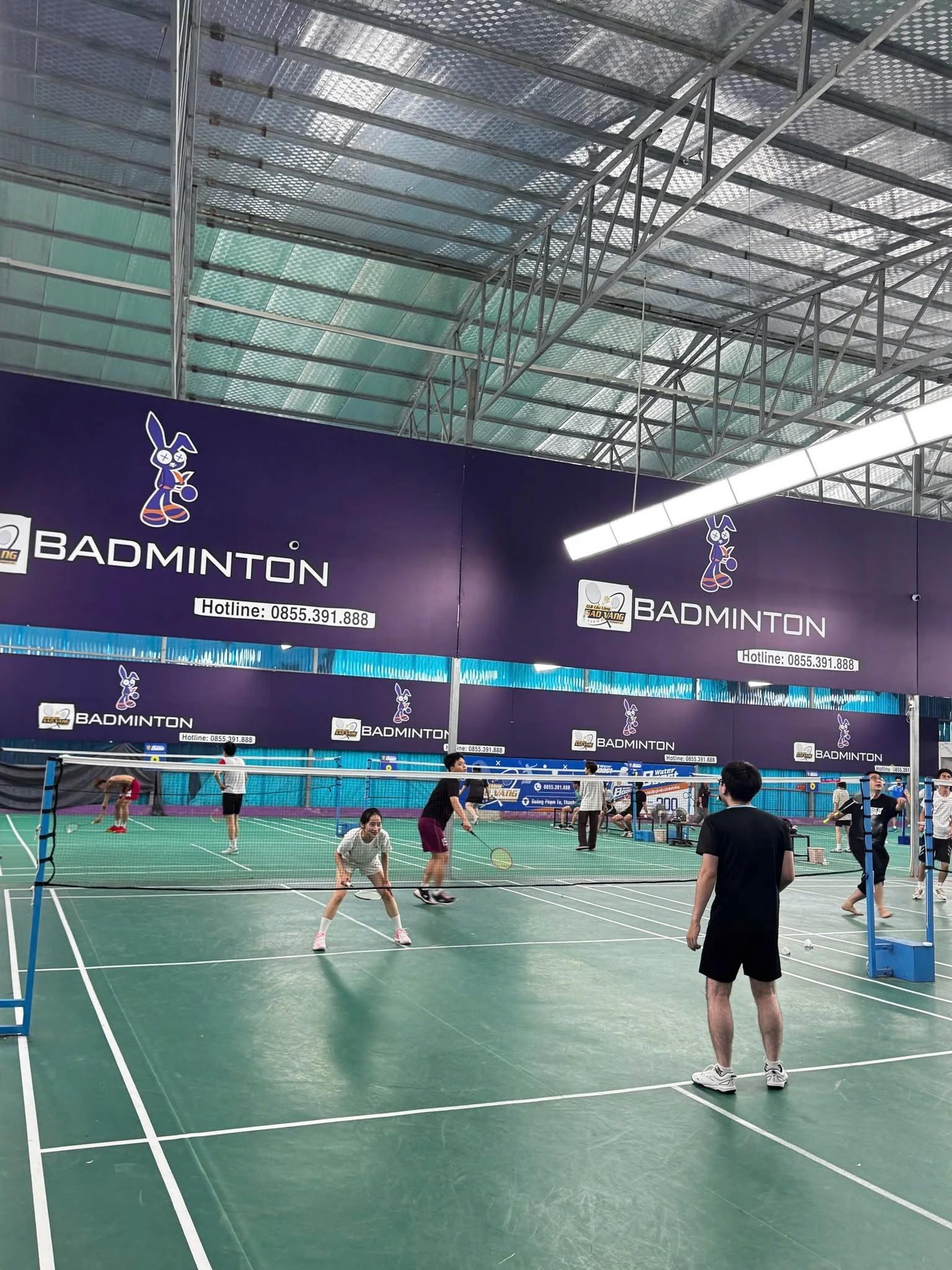 Cầu lông CHÂU Á THÀNH CÔNG – Cháy hết mình sau giờ làm 🏸